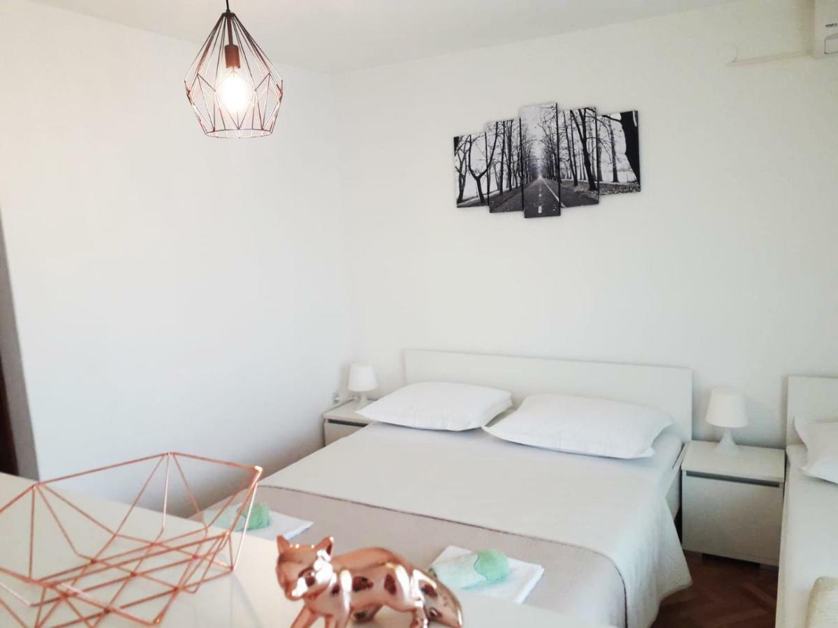 Apartments Mira Makarska Ngoại thất bức ảnh