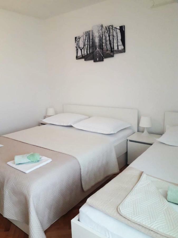 Apartments Mira Makarska Ngoại thất bức ảnh