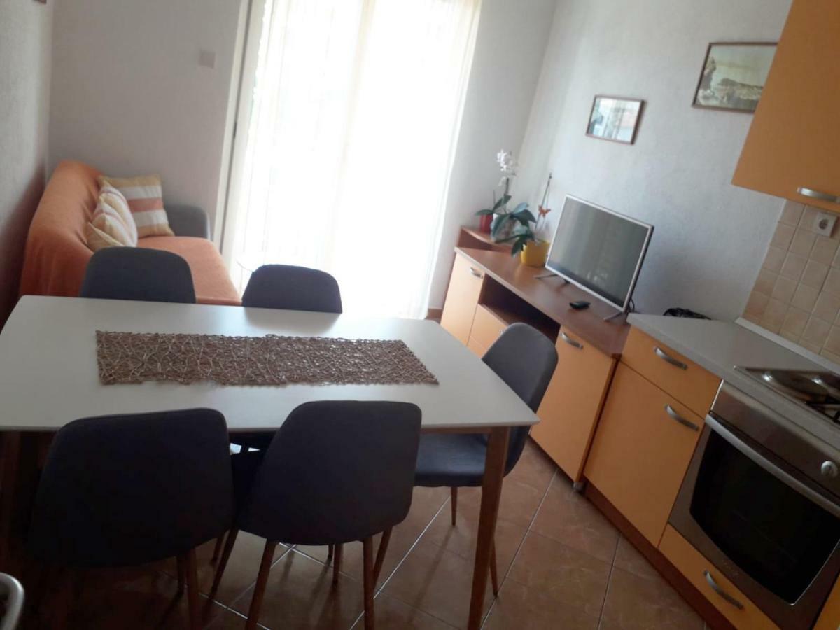 Apartments Mira Makarska Ngoại thất bức ảnh